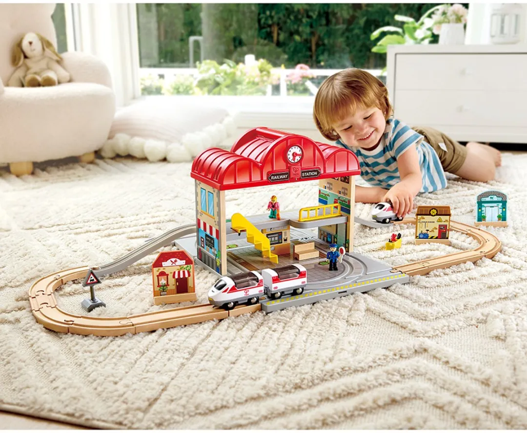 Hape E3877 Draagbare Treinstationset - 40 Stuks - Multicolor - afbeelding 6 van 6
