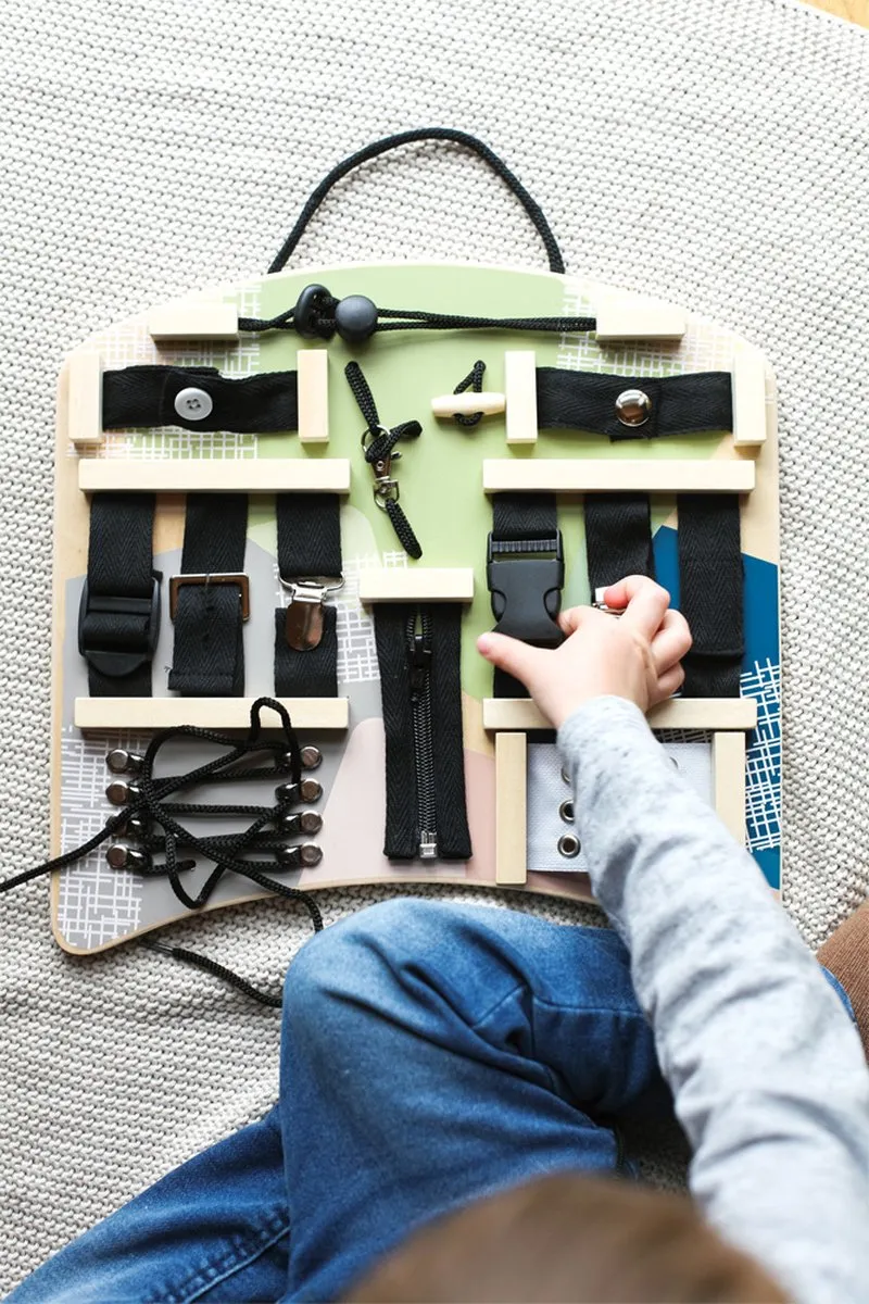 Small Foot Houten Activiteitenbord Vergrendelingen en Verbindingen 14-delig