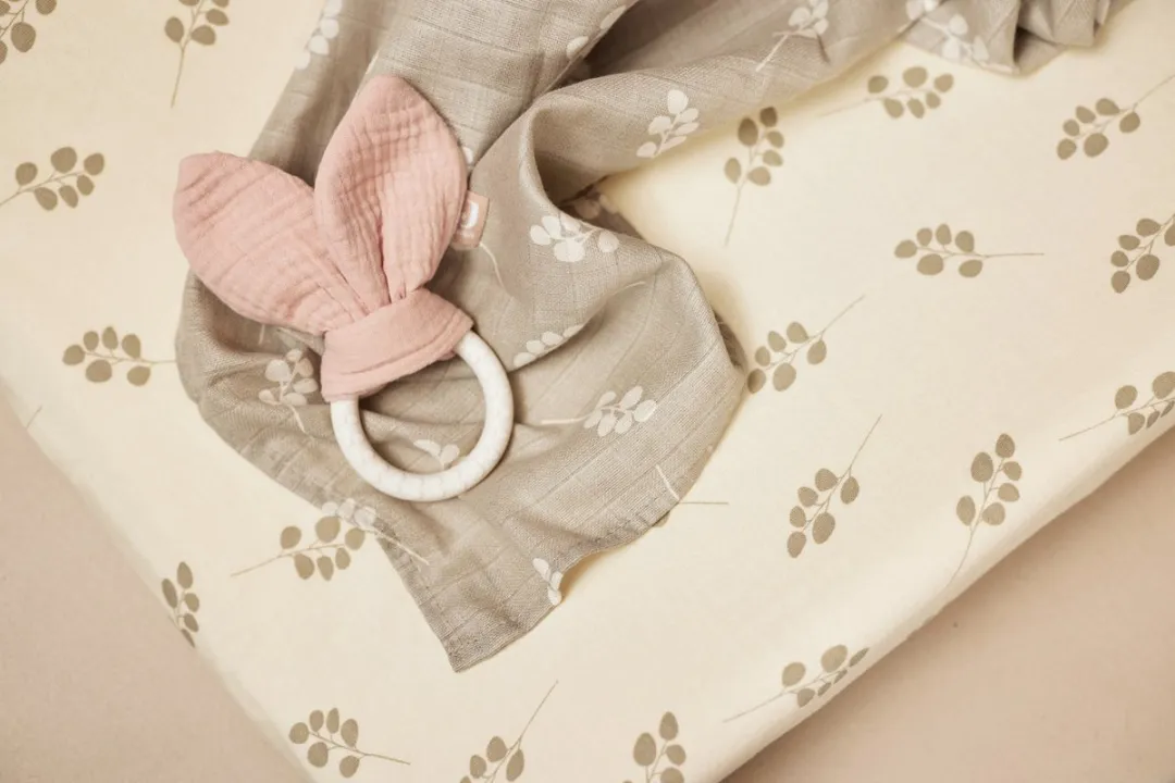 Jollein Siliconen Bunny Ears Bijtring - Wild Rose