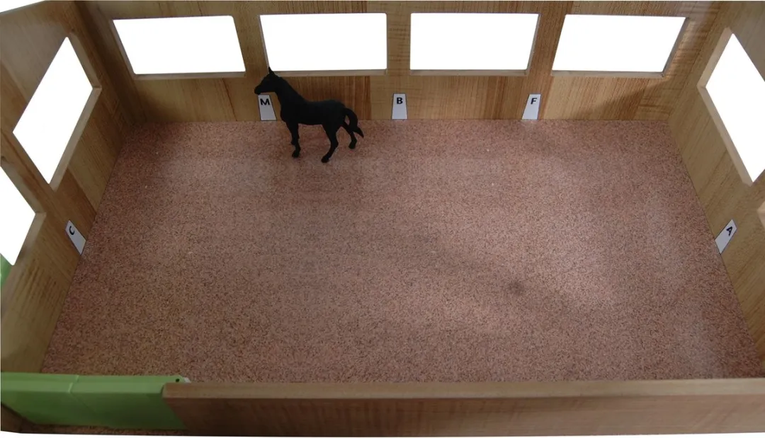 Kids Globe Luxe Paardenstal 1:32 Wit - MPN 610271 - afbeelding 6 van 6