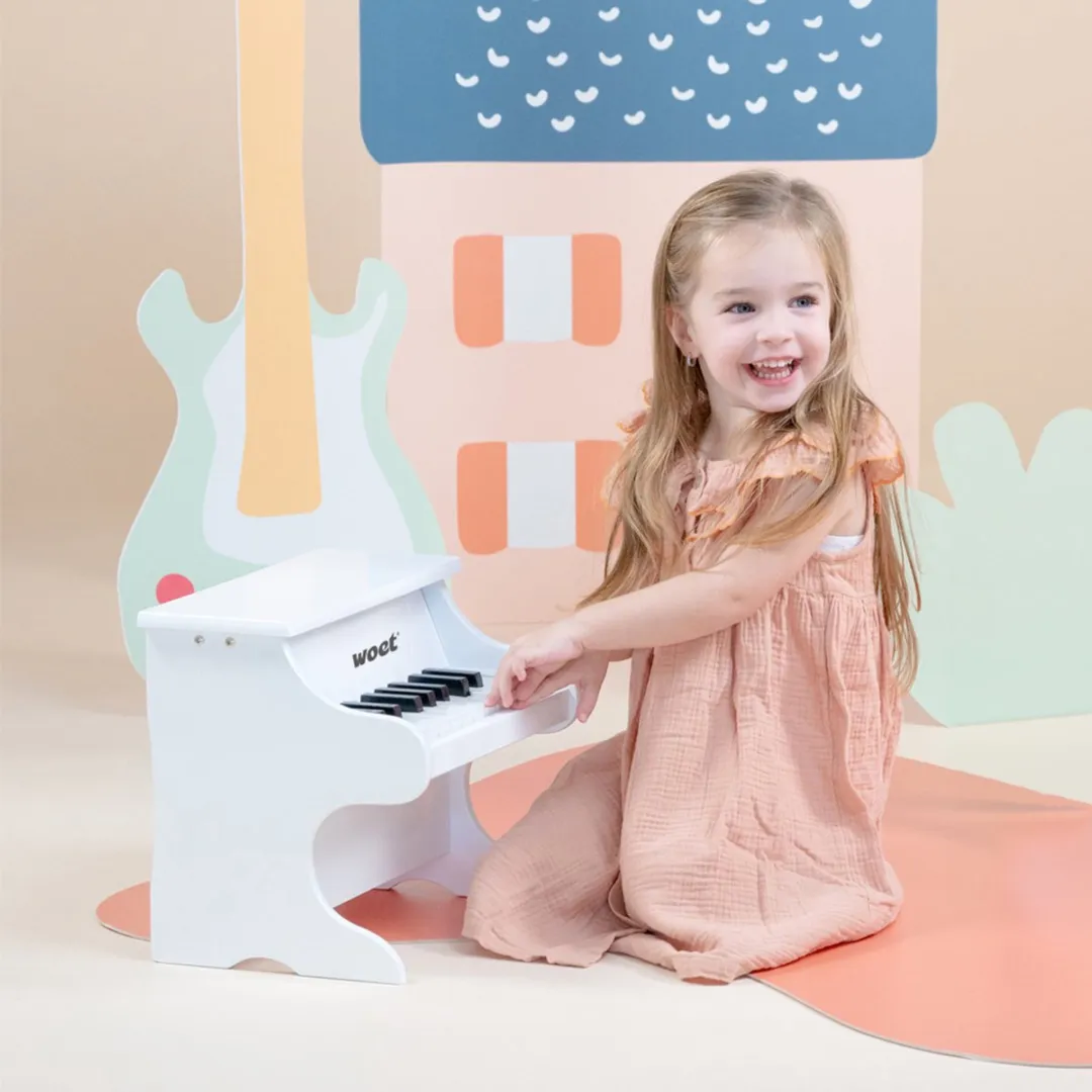 Woet® Houten Speelgoed Piano - Speelgoedinstrument - Wit - Inclusief Muziekboekje en Toonlader - Vanaf 3 jaar - Speelpiano voor Kinderen