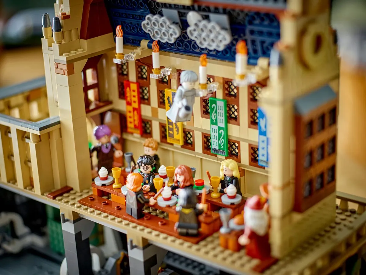 LEGO Harry Potter Kasteel Zweinstein Grote Zaal 76435 - 1732 Stukken