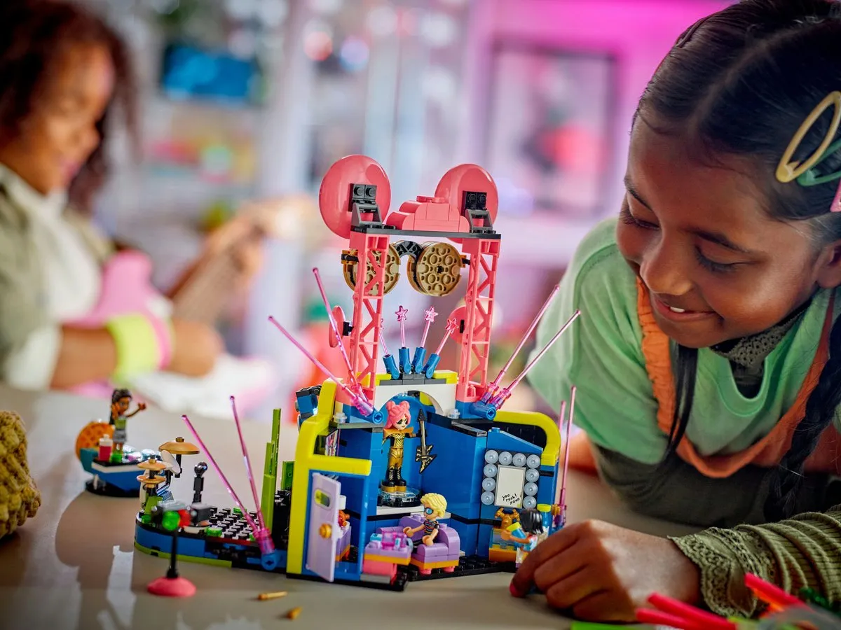 LEGO Friends Muzikale Talentenjacht 42616 - 4 Minifiguren