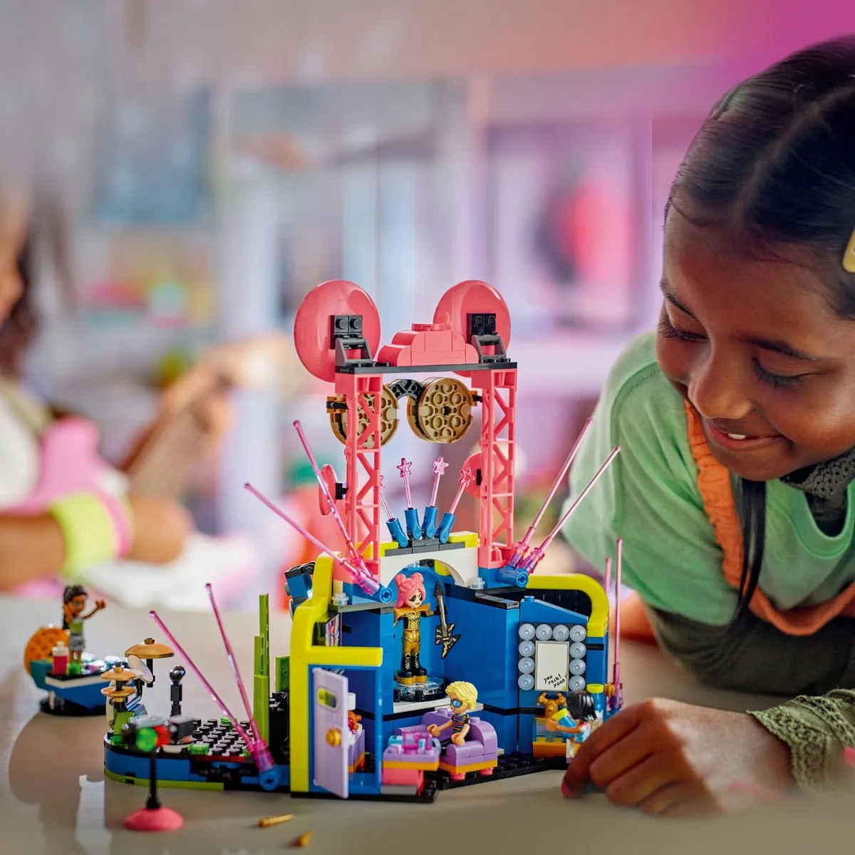 LEGO Friends Muzikale Talentenjacht 42616 - 4 Minifiguren - afbeelding 6 van 6