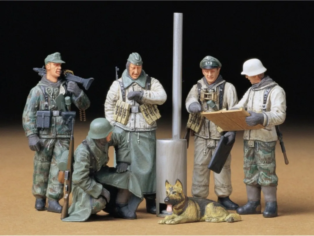 Tamiya 35212 German Soldiers Field Briefing