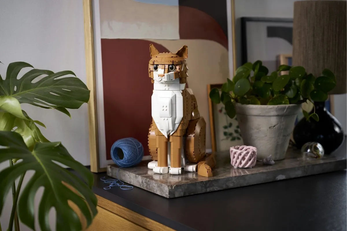 LEGO Ideas Oranje Kat Bouwpakket 21376 - 1755 Stukken
