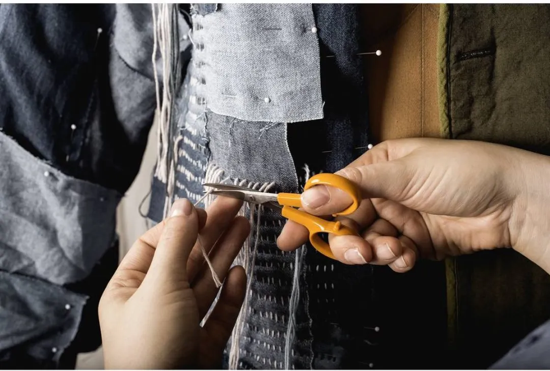 Fiskars Klassieke Precisie Schaar 10cm - Gebogen punt