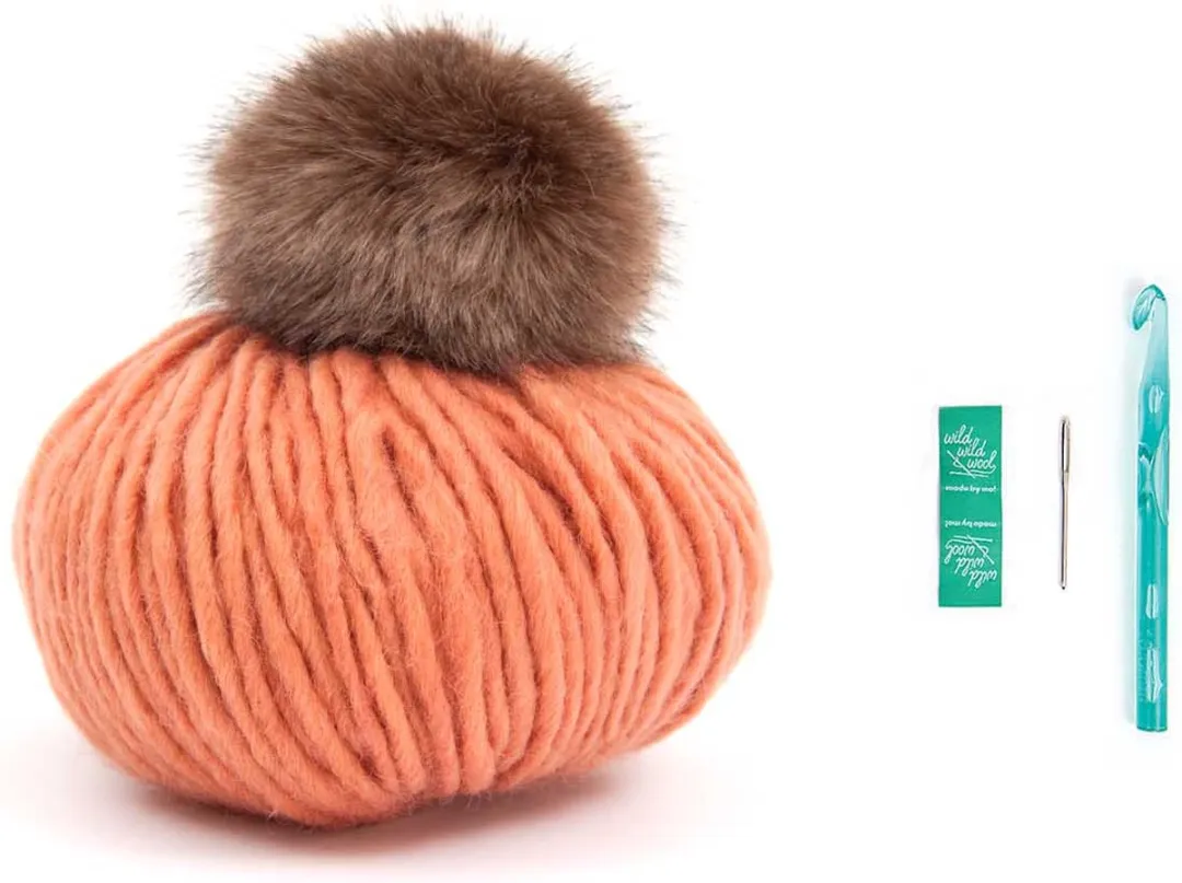Rico Design Muts Haken Zalm met Pompon - Haakpakket