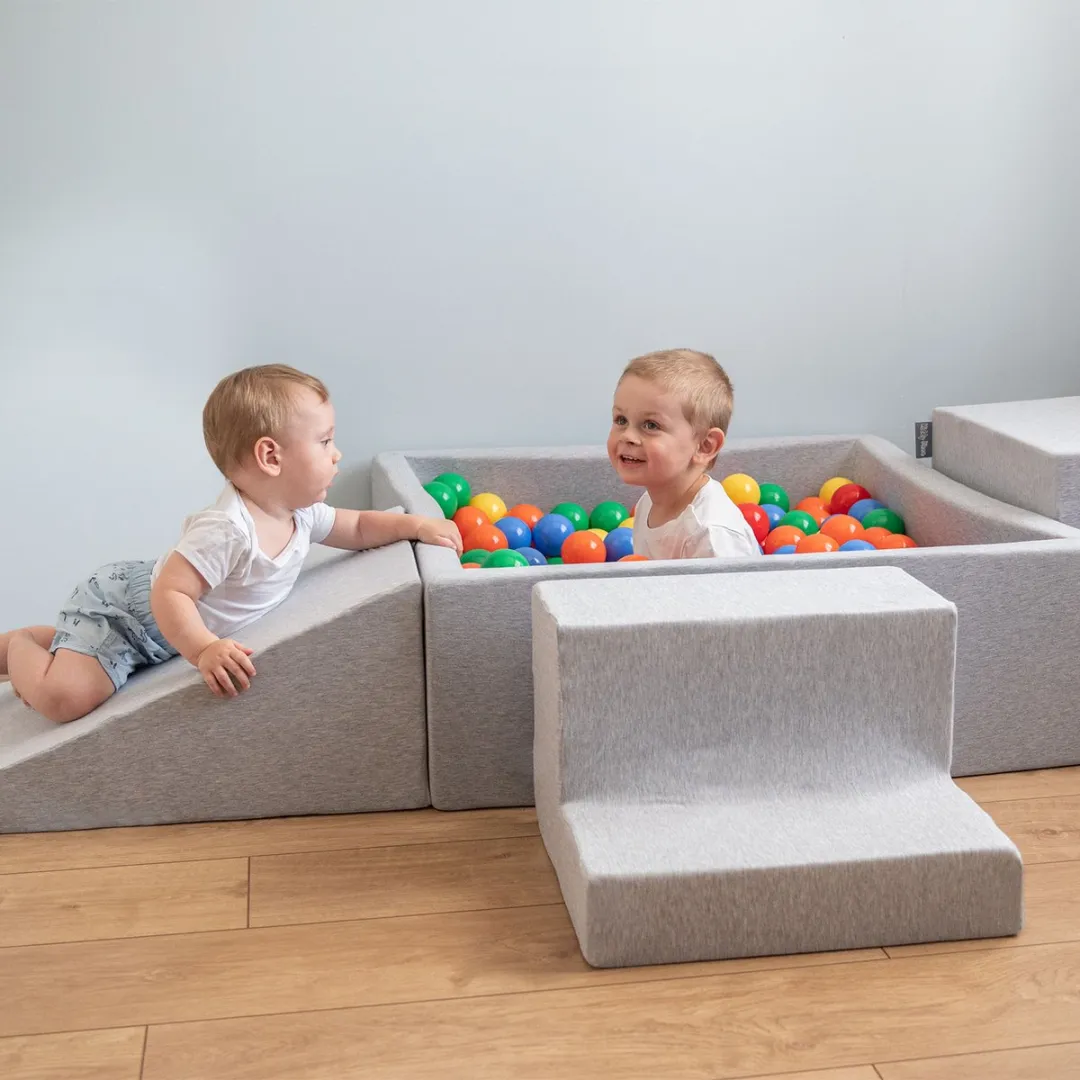 KiddyMoon Ballenbak 90x30cm - 100 Ballen ∅7cm - Lichtgrijs/Wit/Grijs/Munt