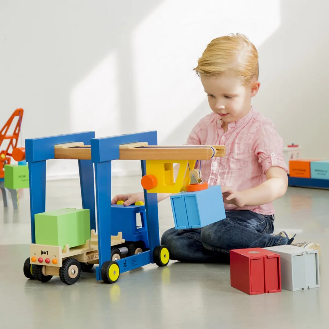 New Classic Toys Houten Containerkraan op Wielen 10930