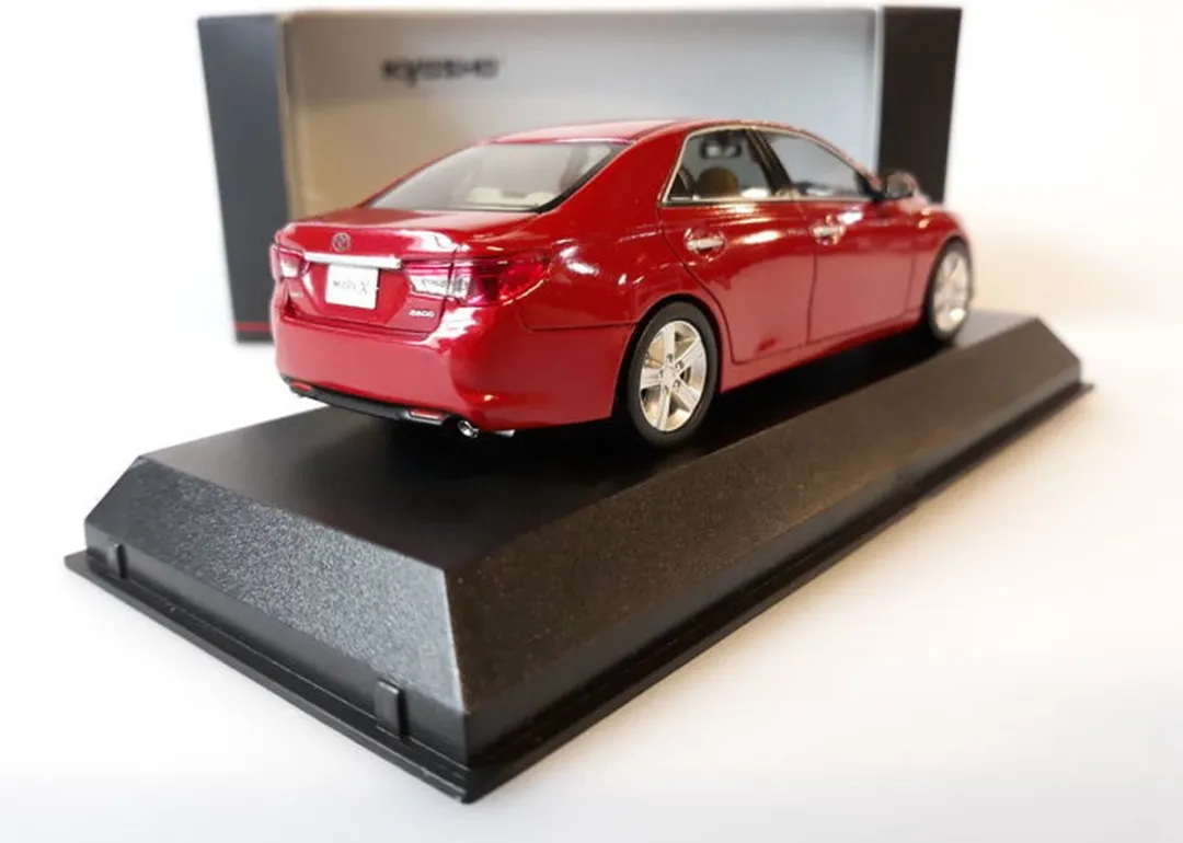 Toyota Mark X 250G 'F Package' Kyosho 1:43 - Multicolor