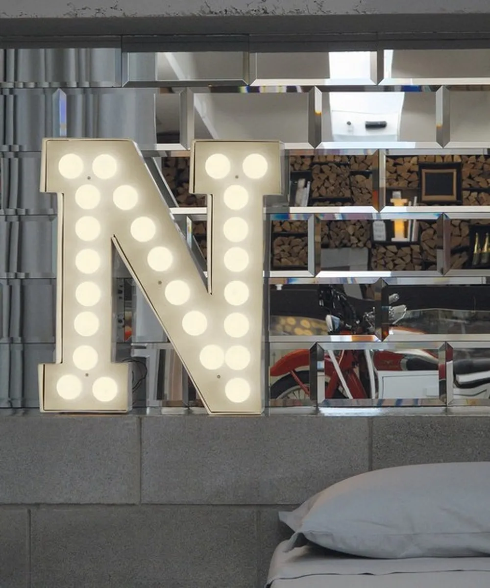Seletti VEGAZ LED Verlichte Letters Showbiz - Wit