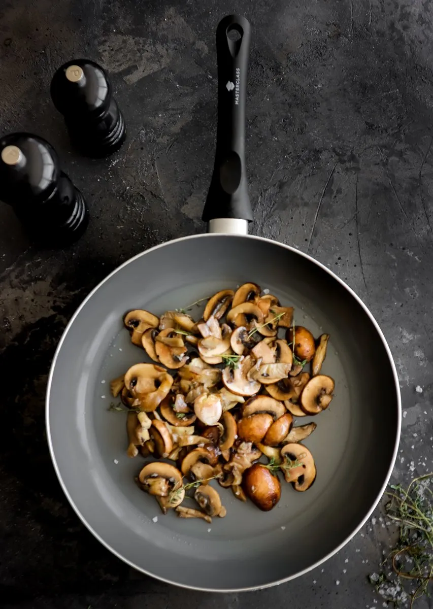 MasterClass Can-to-Pan Keramische Eco koekenpan - gemaakt van 70% gerecycleerd aluminium en met anti-aanbaklaag 30 cm