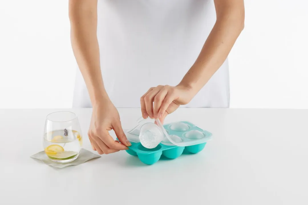 Lékué IJsblokjesvorm XL met deksel - Rond - Turquoise