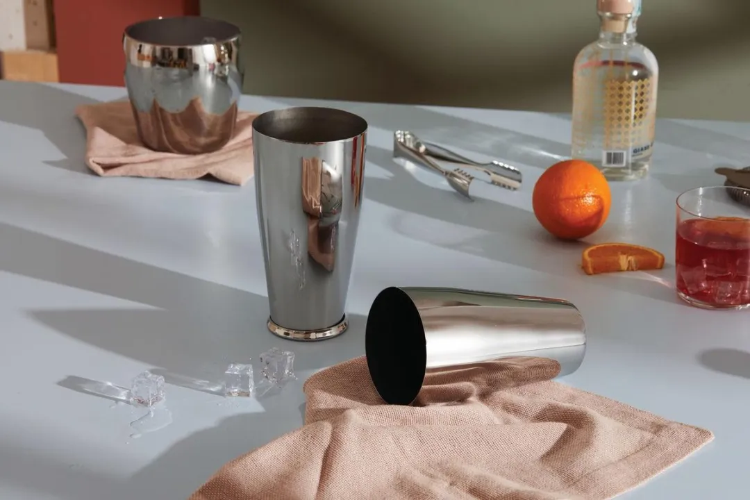 Alessi Cocktail Shaker Ettore Sottsass RVS - 50cl - 2 Stuks - afbeelding 2 van 3