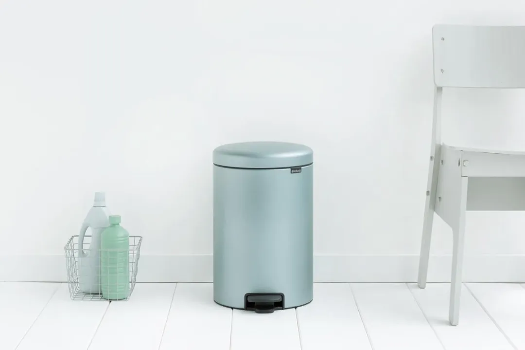 Brabantia Pedaalemmer 20L NewIcon Metallic Mint - 114120