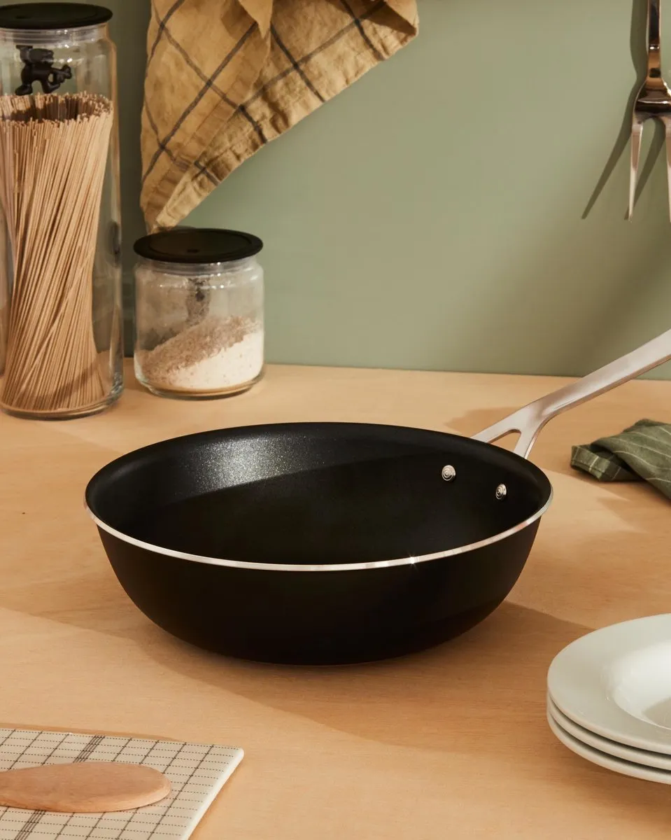 Alessi Hapjespan 28cm Keramische Toplaag - Zwart