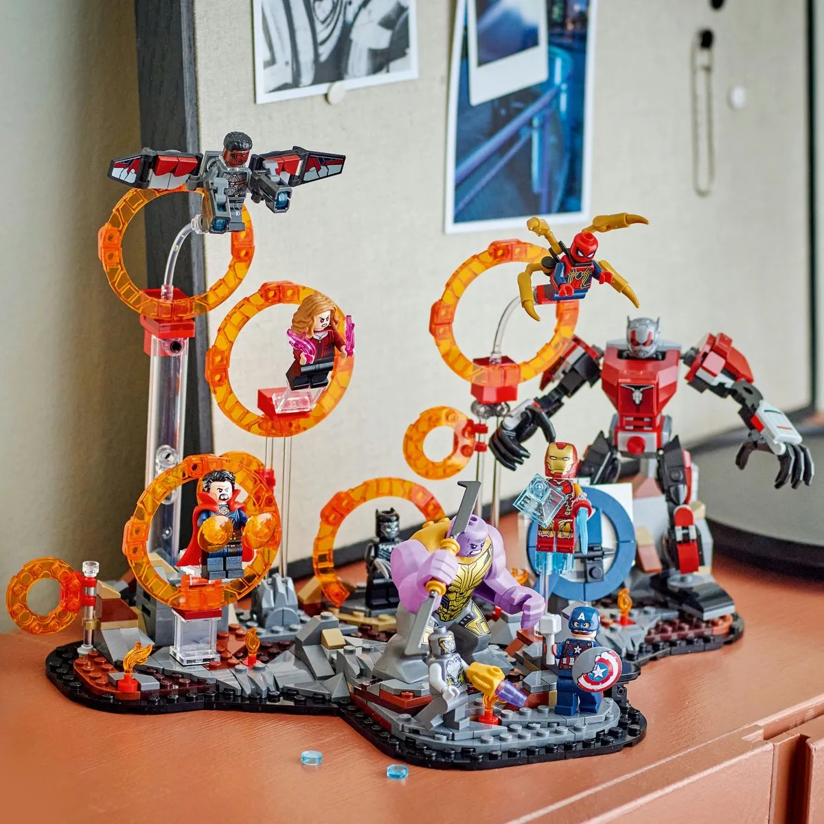 LEGO Marvel Avengers Endgame 76323 Bouwset - 9 Minifiguren - 621 Stukken - Multicolor