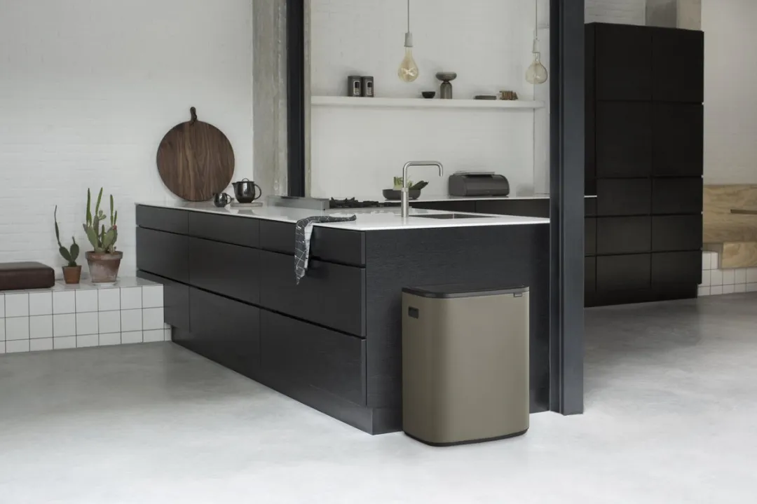 Brabantia Bo Touch Bin Prullenbak 60L - 1 Vak - Platinum