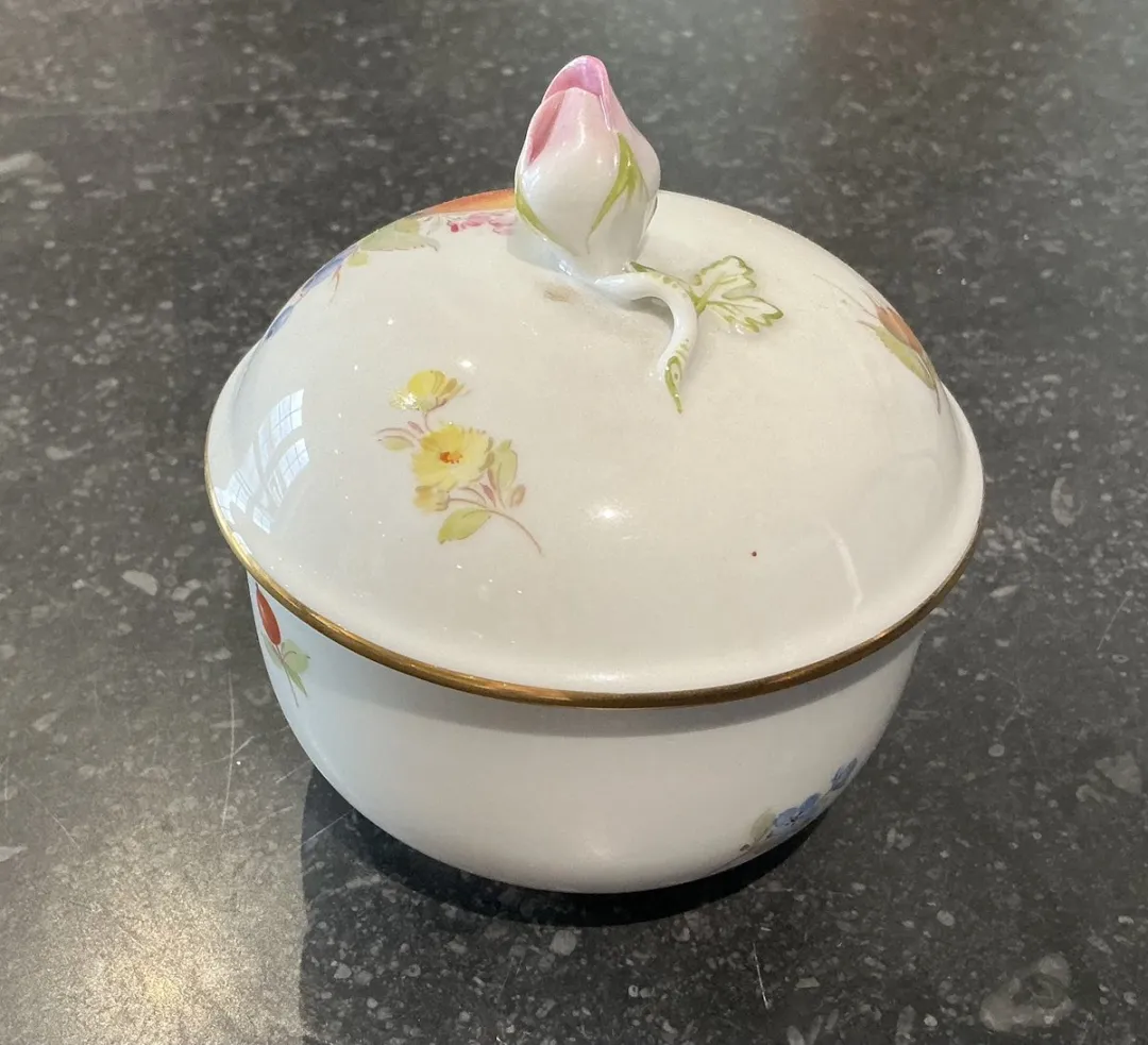 Meissen Suikerpot met deksel New Cutout - Veelkleurig
