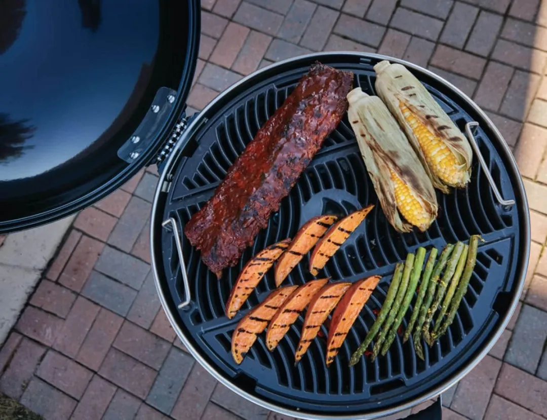 Napoleon PRO 22K Houtskoolbarbecue 57cm - Zwart