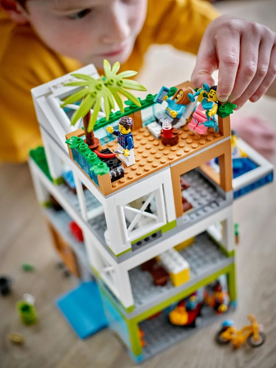 LEGO City 60365 Modular Appartementsgebouw - 688 Stukken