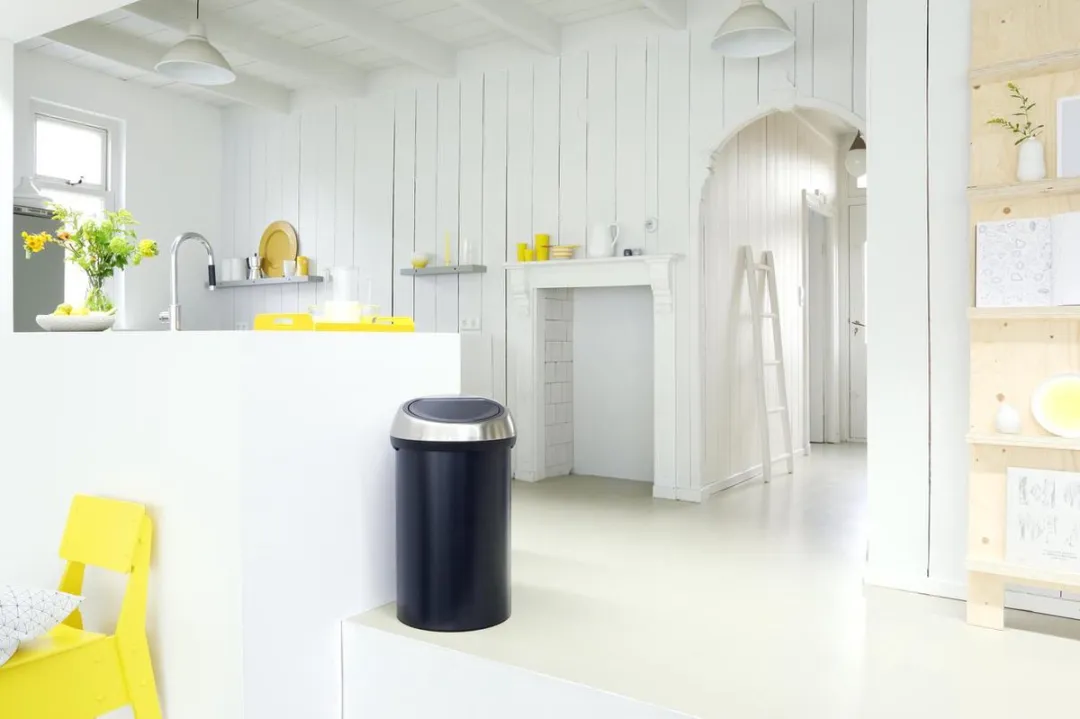 Brabantia Touch Bin Prullenbak 60L - Matt Black/Matt Steel FPP