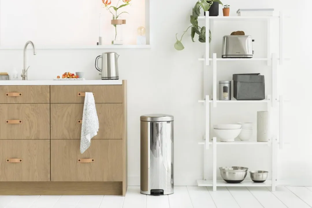 Brabantia NewIcon Prullenbak 30L - Brilliant Steel