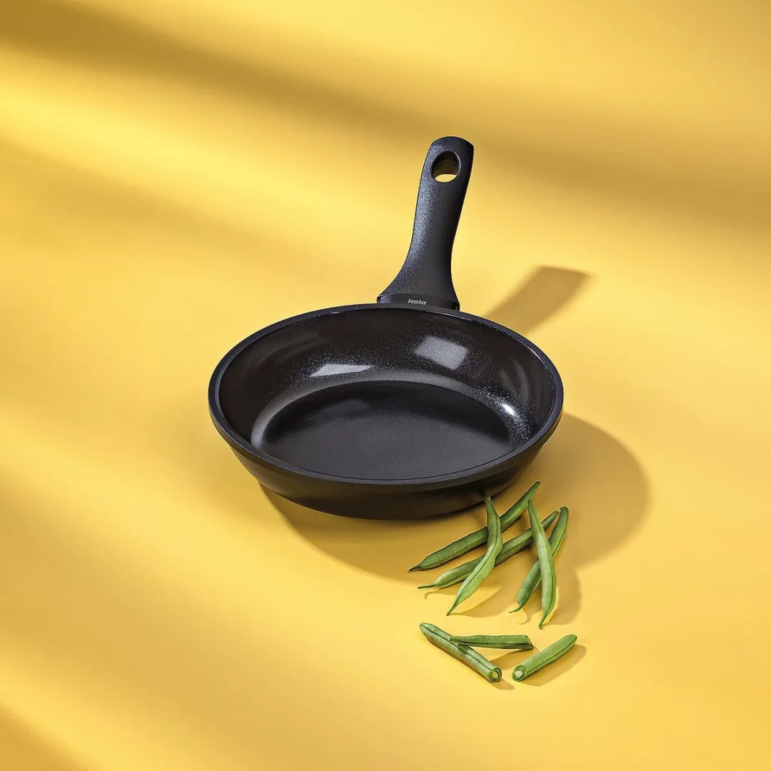 Kela Atura Koekenpan 24cm - Non-stick PFAS/PTFE-vrij - Zwart