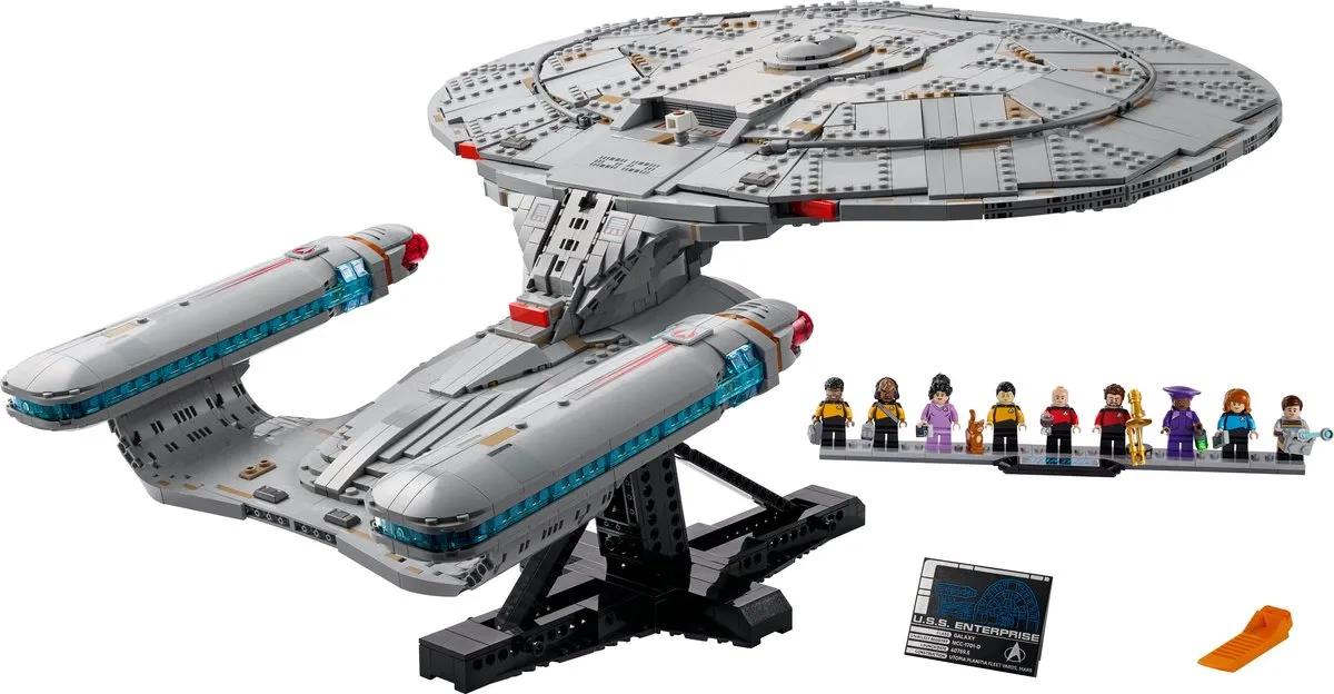 LEGO Icons Star Trek U.S.S. Enterprise NCC-1701-D 10356 - 3600 Stukken