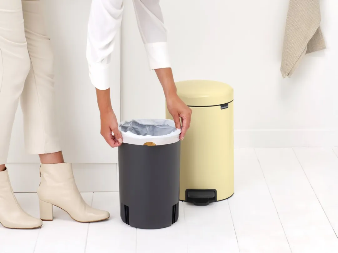 Brabantia NewIcon Prullenbak 12L - Mellow Yellow - afbeelding 6 van 6