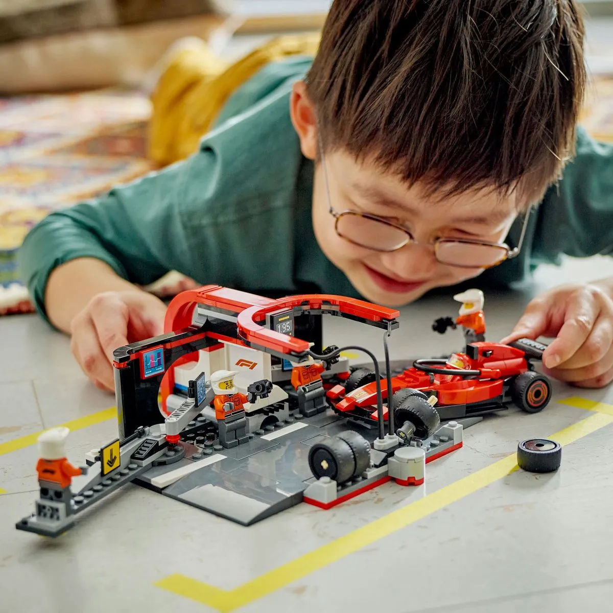 LEGO City F1 Pitstop 60443 - 5 Minifiguren - 322 Stukken - afbeelding 6 van 6