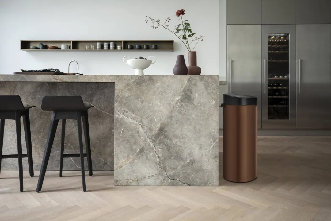 Brabantia Touch Bin Prullenbak 30L - Warm Bronze/Matt Black