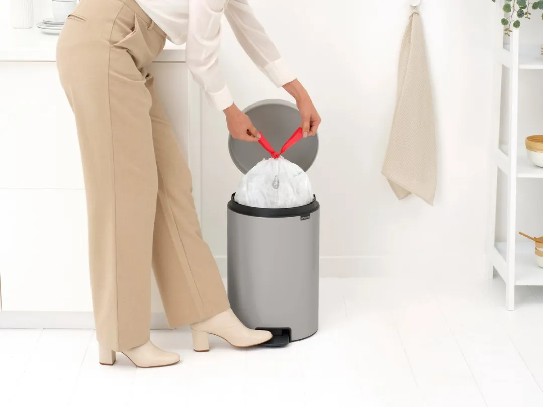 Brabantia NewIcon Prullenbak 20L - Soft Grey - afbeelding 6 van 6