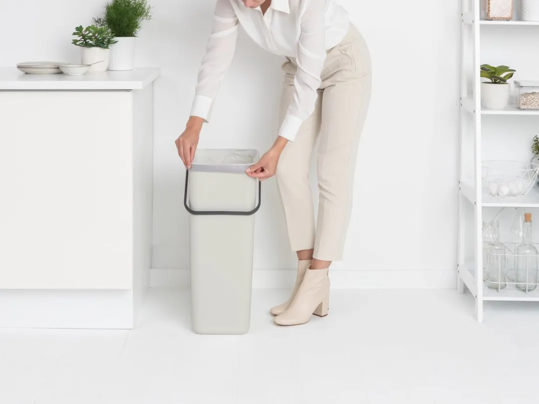 Brabantia Sort & Go Prullenbak 40L - Light Grey - afbeelding 6 van 6