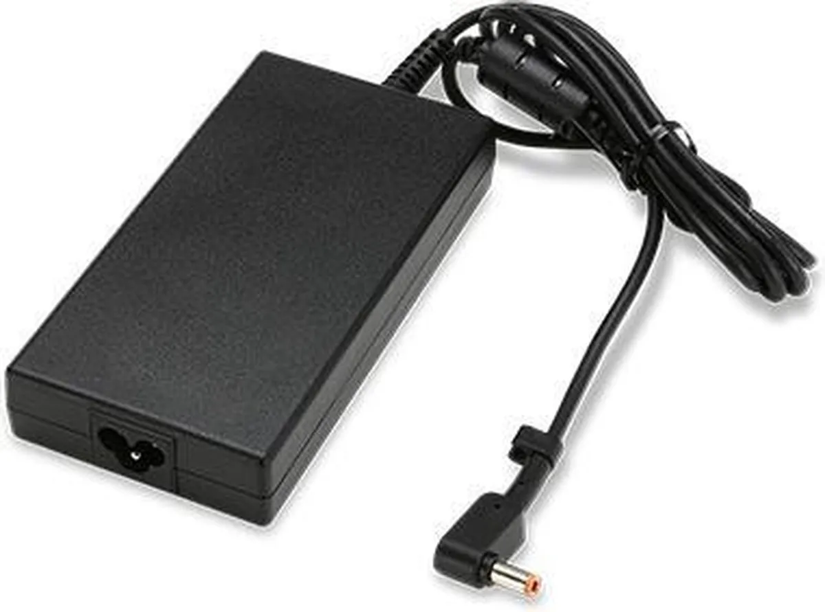 Acer NP.ADT0A.048 Netvoeding 135W - Zwart