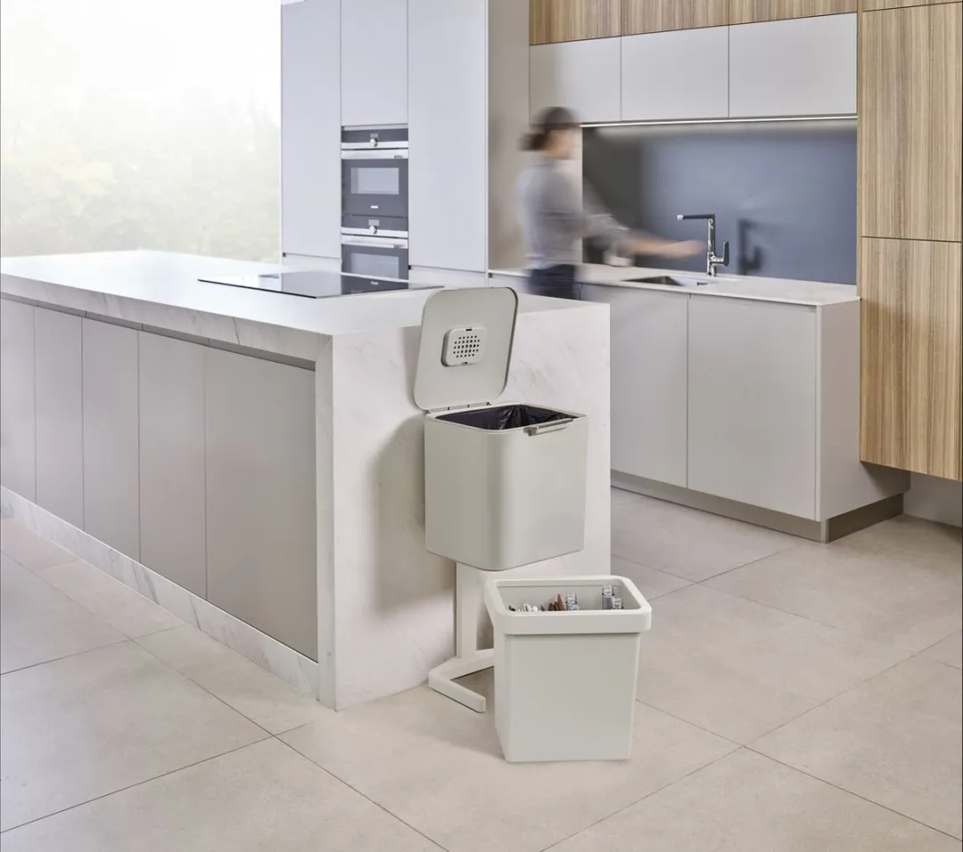 Joseph Joseph Totem Pop Prullenbak 60L - 2 Vakken - Zilver