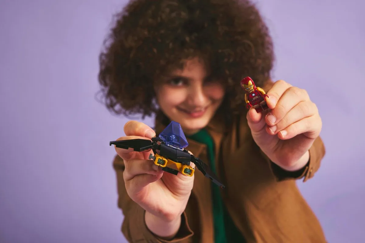 LEGO Marvel Iron Man's Auto & Black Panther vs. Rode Hulk - 295 Stukken