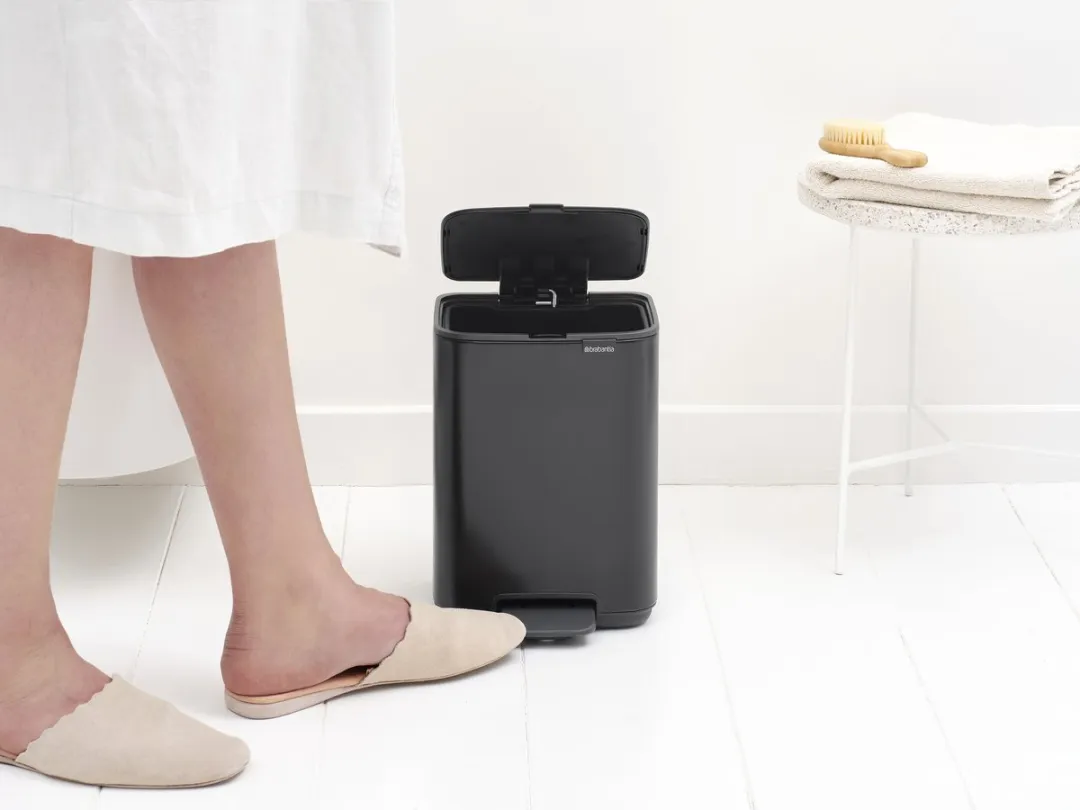 Brabantia Bo Pedaalemmer 4L - Matt Black