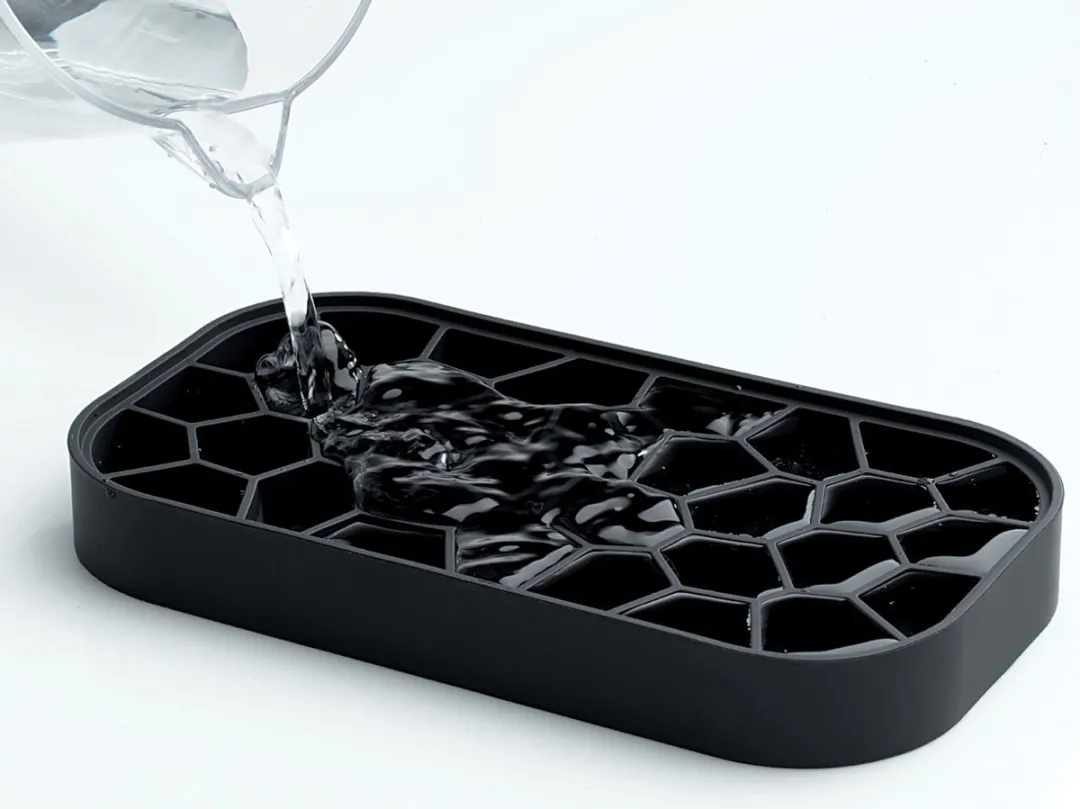 Lékué IJsblokjesvorm met bewaardoos - Black
