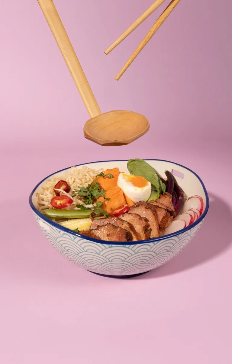 Typhoon World Foods Noedelsoep Kom - Groen - Aardewerk met Bamboe Lepel & Eetstokjes