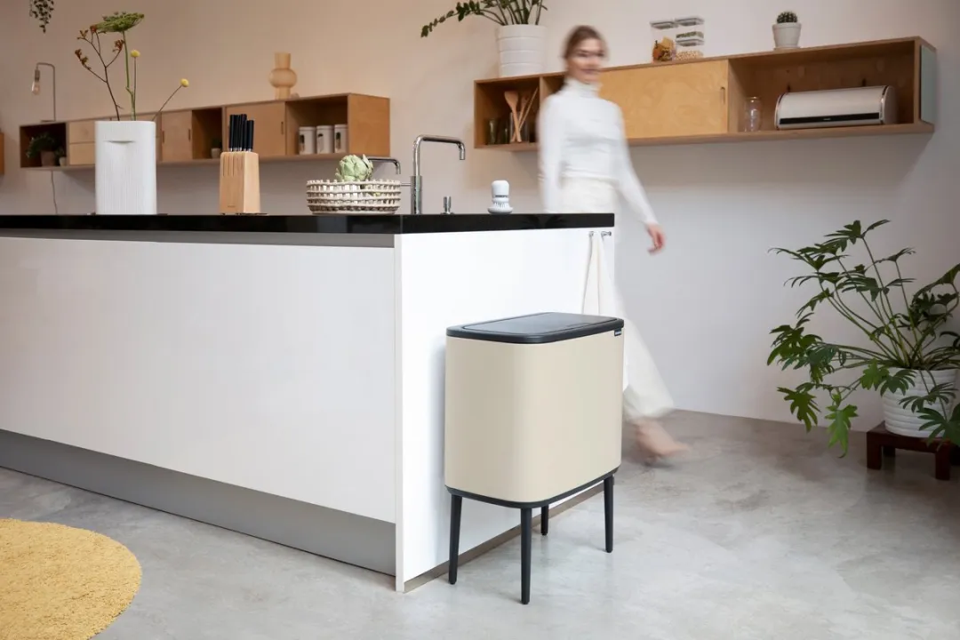 Brabantia Bo Touch Bin Prullenbak 3x11L - Soft Beige - afbeelding 6 van 6