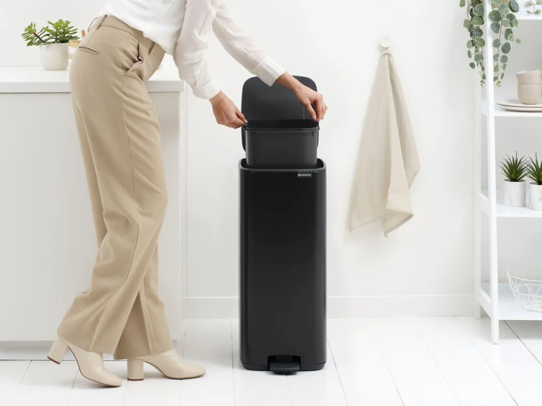 Brabantia Bo Pedaalemmer 30L - Matt Black