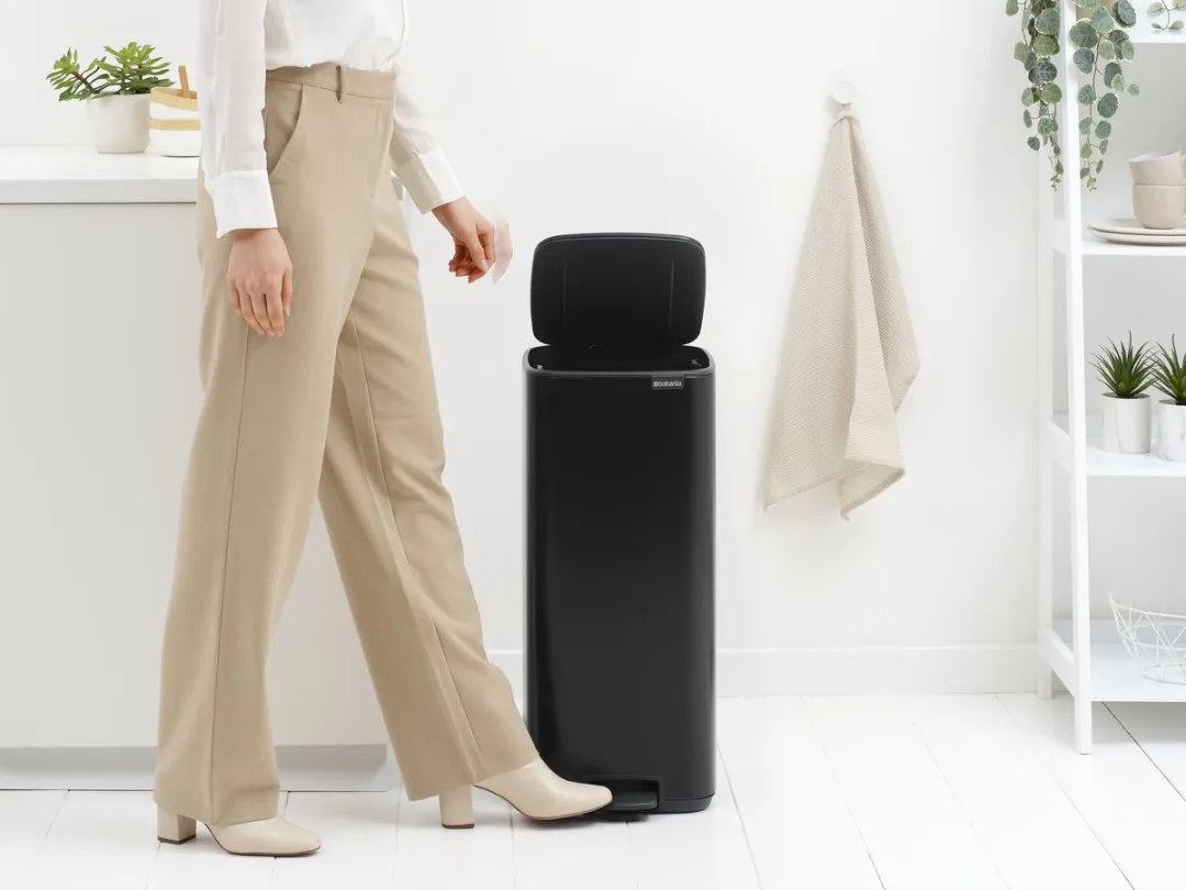 Brabantia Bo Pedaalemmer 30L - Matt Black