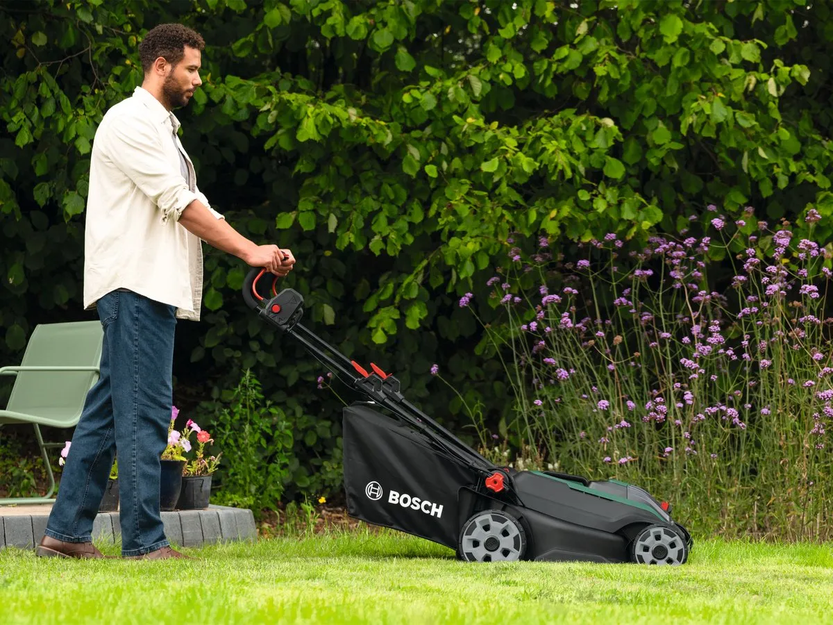 Bosch Rotak 18V2-43 - Grasmaaier - Zonder accu en oplader - Inclusief Mulchplug