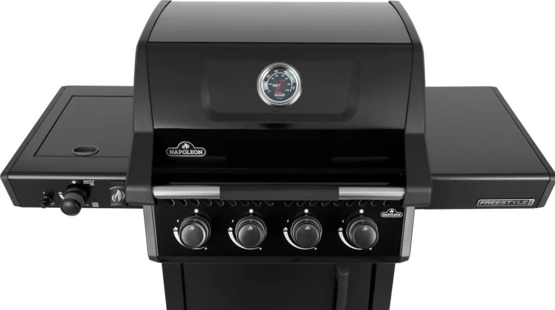 Napoleon Freestyle Pro 425 Gasbarbecue - 4 Branders - 20 Hamburgers - Zwart