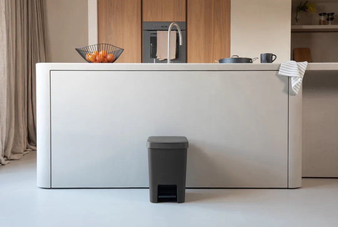 Brabantia StepUp Pedaalemmer 25L - Dark Grey