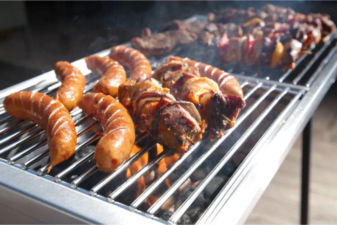 Hendi Houtskoolbarbecue 770x380x760mm - RVS