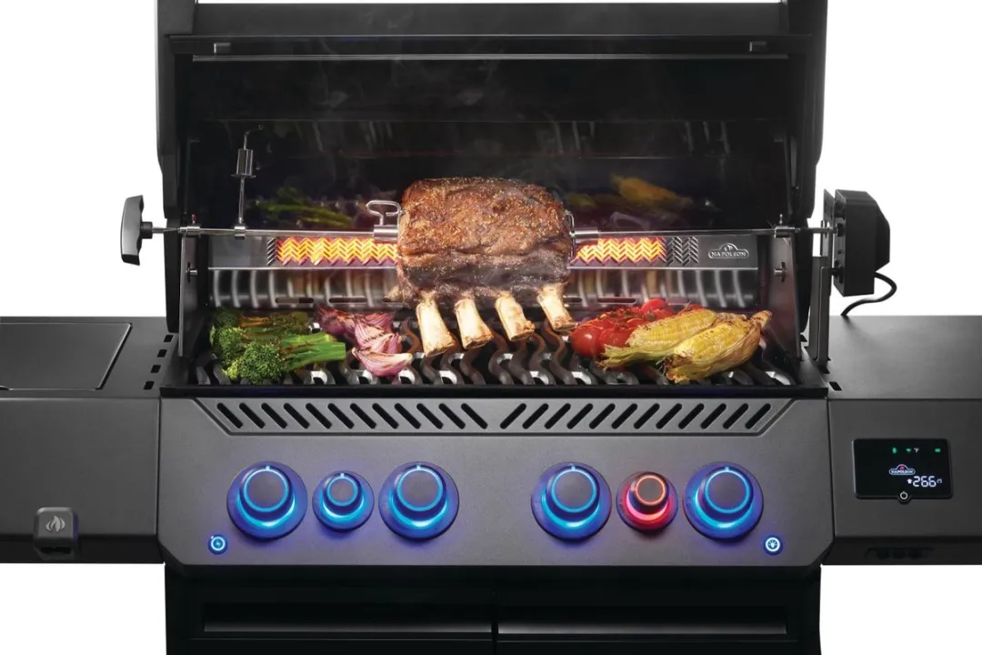 Napoleon Phantom Prestige 500 Connected gas bbq