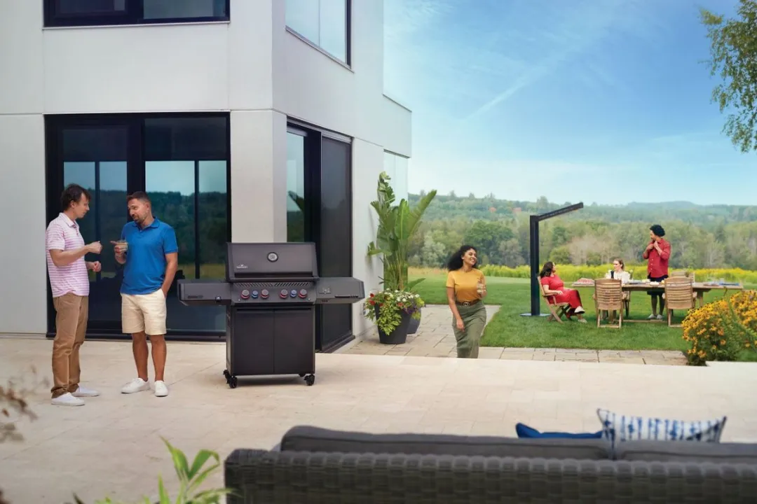 Napoleon Phantom Prestige 500 Connected gas bbq